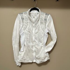 Run: Wild windbreaker Lululemon 10 White